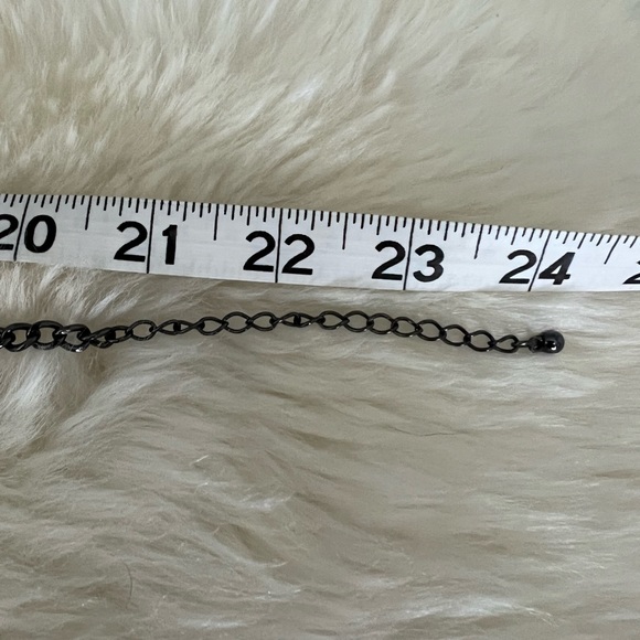 Green abstract necklace - Picture 3 of 3